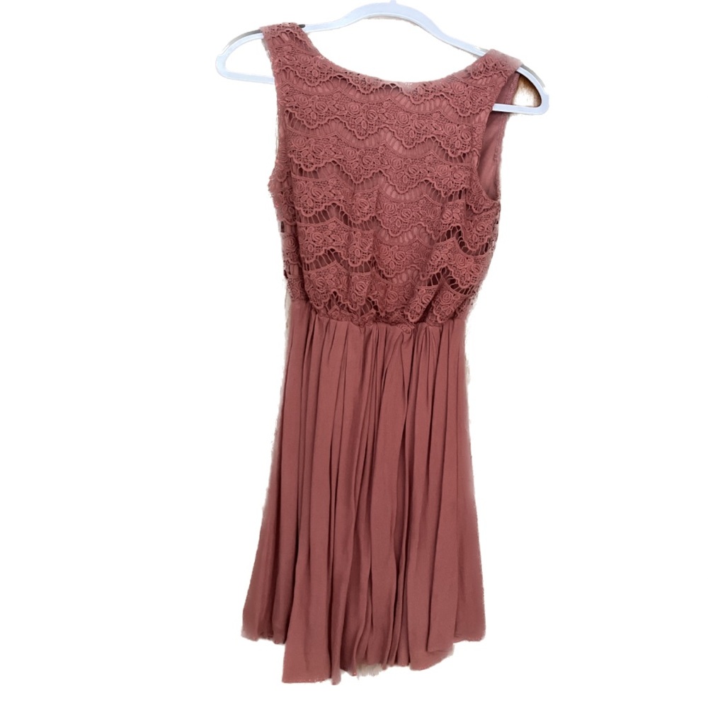 Sleeveless Party Dress w/ V-back